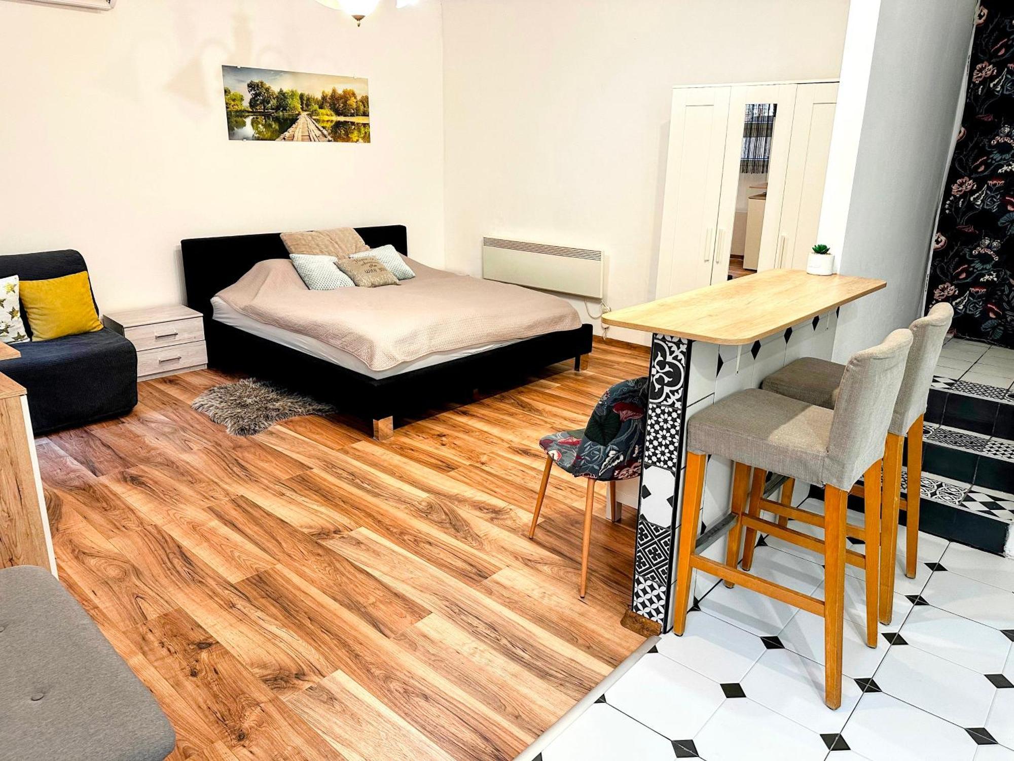 Dob71-cozy Flat In The Center Of Budapest- Recently Renovated Apartment
