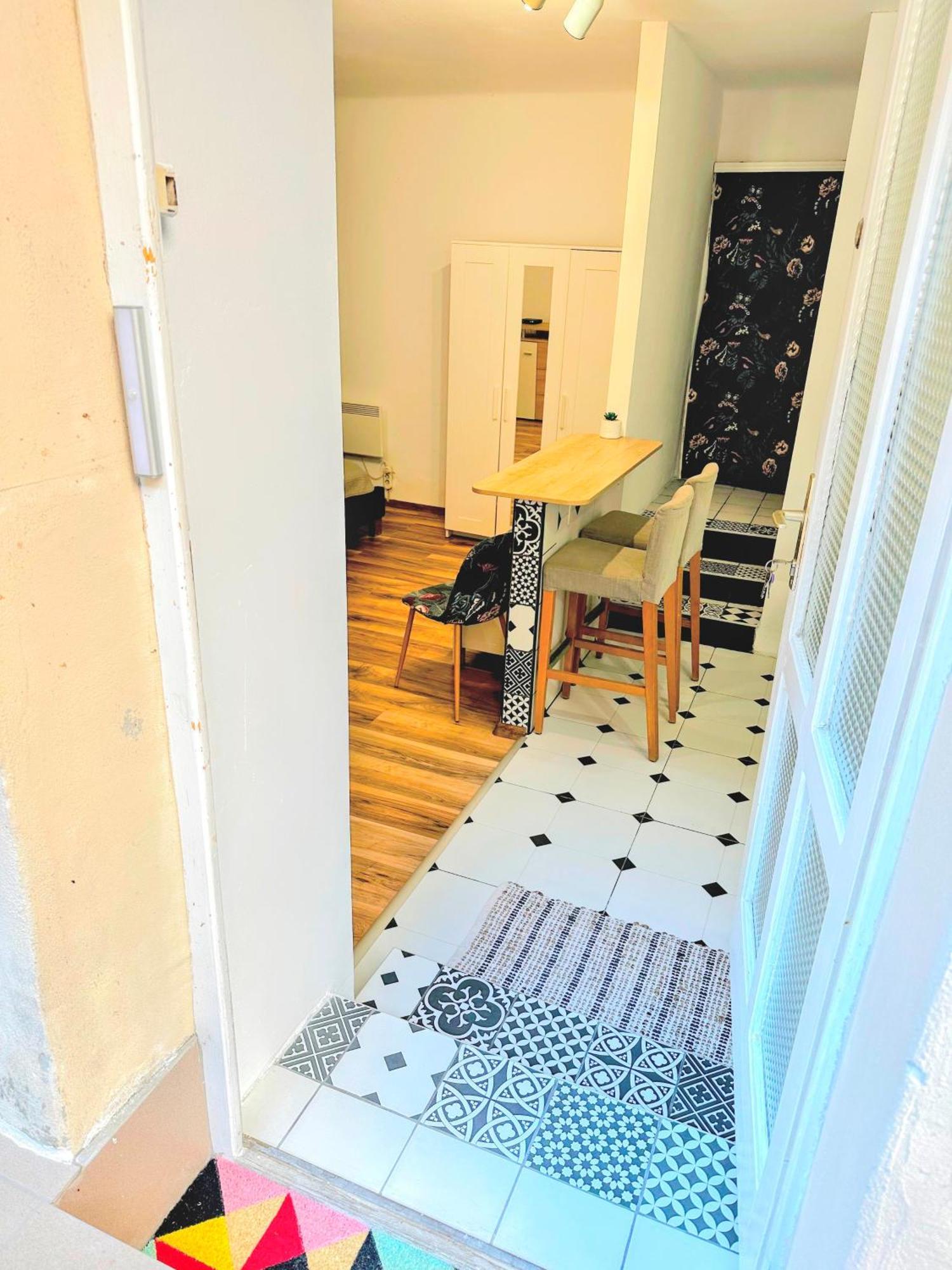 Apartment Dob71-cozy Flat In The Center Of Budapest- Recently Renovated Budapest
